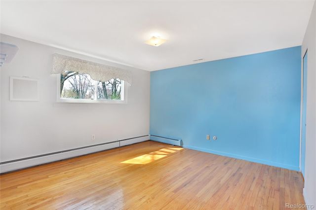 32319 Nottingwood Street, Farmington Hills, MI 48334