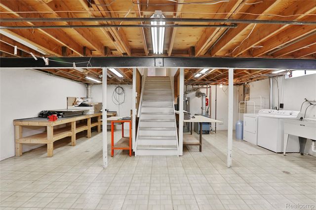 32319 Nottingwood Street, Farmington Hills, MI 48334