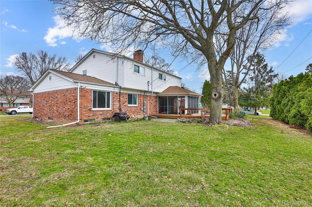 32319 Nottingwood Street, Farmington Hills, MI 48334