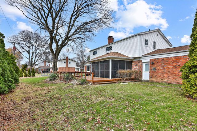 32319 Nottingwood Street, Farmington Hills, MI 48334