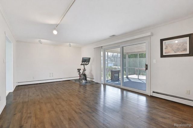 32319 Nottingwood Street, Farmington Hills, MI 48334