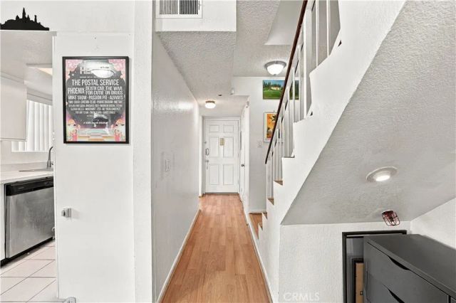 147 W Acacia 160, Glendale, CA 91204