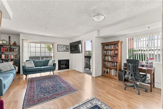 147 W Acacia 160, Glendale, CA 91204