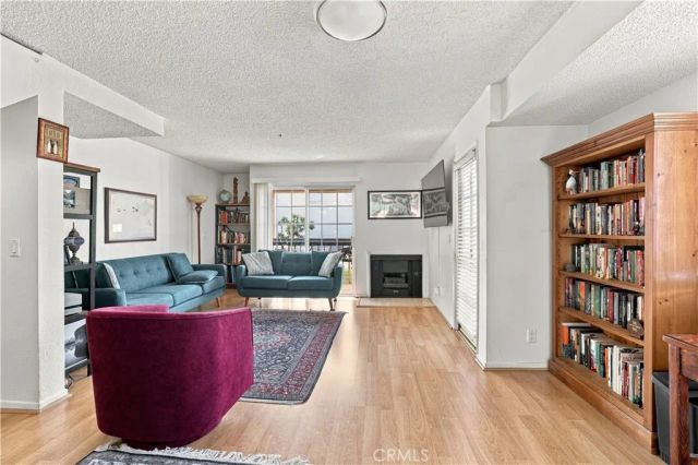 147 W Acacia 160, Glendale, CA 91204