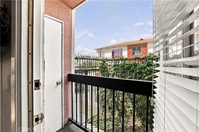 147 W Acacia 160, Glendale, CA 91204