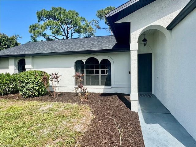 8137 Pelican RD, Fort Myers, FL 33967