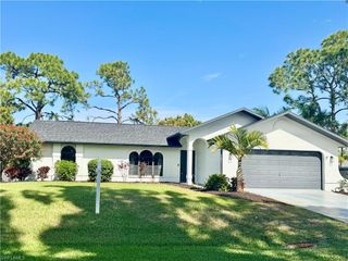 8137 Pelican RD, Fort Myers, FL 33967