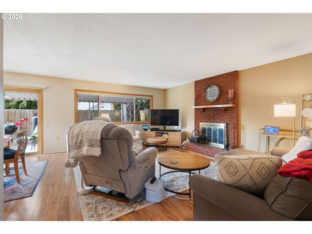 12441 Sw KING GEORGE Dr, Portland, OR 97224