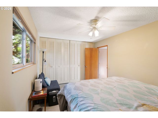 12441 Sw KING GEORGE Dr, Portland, OR 97224