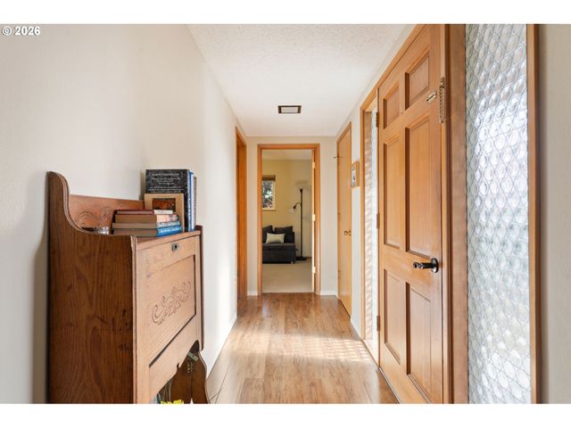 12441 Sw KING GEORGE Dr, Portland, OR 97224
