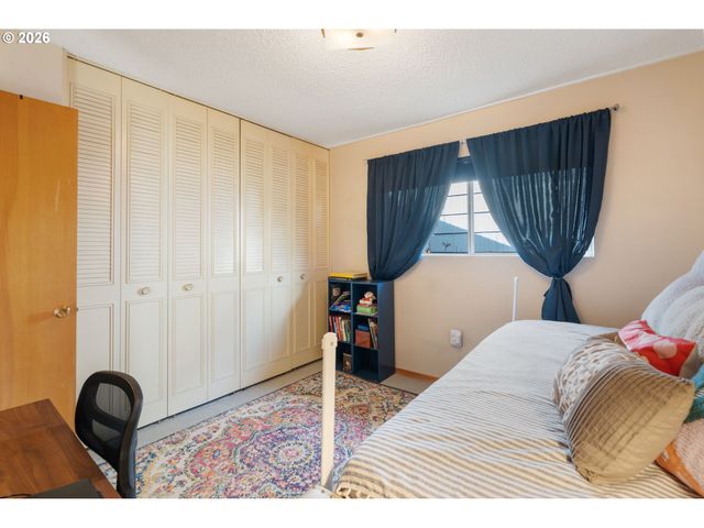 12441 Sw KING GEORGE Dr, Portland, OR 97224