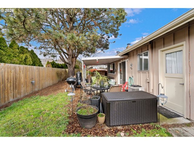 12441 Sw KING GEORGE Dr, Portland, OR 97224