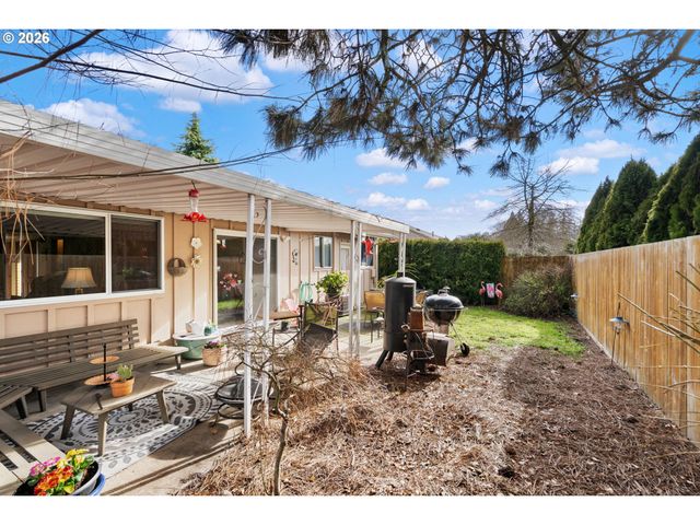 12441 Sw KING GEORGE Dr, Portland, OR 97224