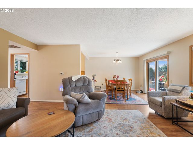 12441 Sw KING GEORGE Dr, Portland, OR 97224