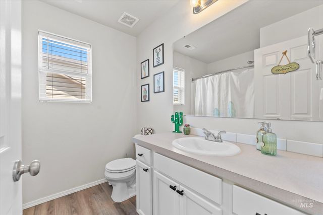 1710 SW Gabar, Mountain Home, ID 83647