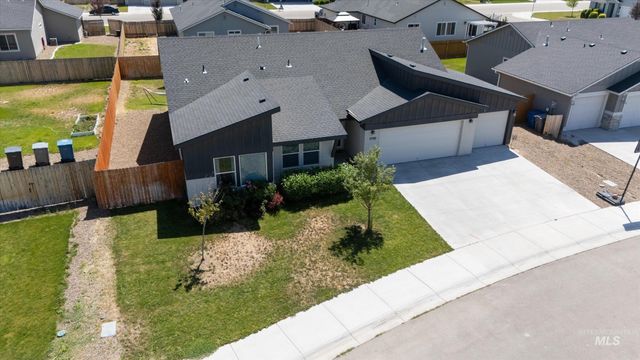 1710 SW Gabar, Mountain Home, ID 83647
