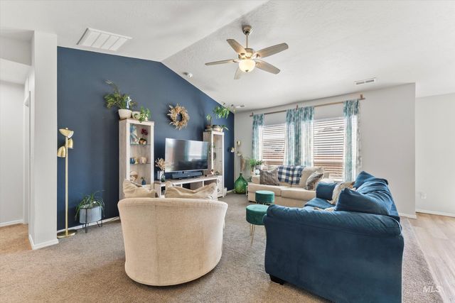 1710 SW Gabar, Mountain Home, ID 83647