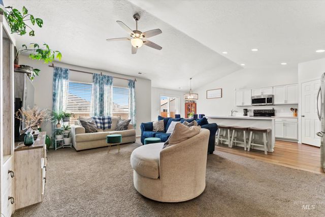 1710 SW Gabar, Mountain Home, ID 83647