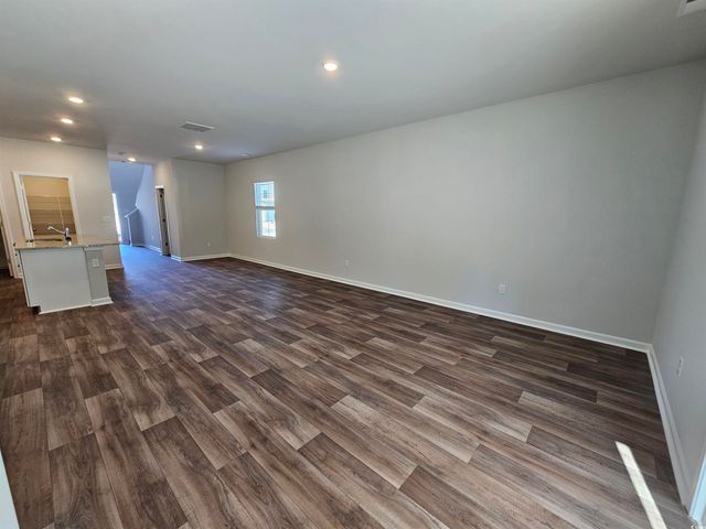 805 Wapama St., Little River, SC 29566