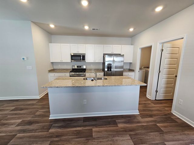 805 Wapama St., Little River, SC 29566