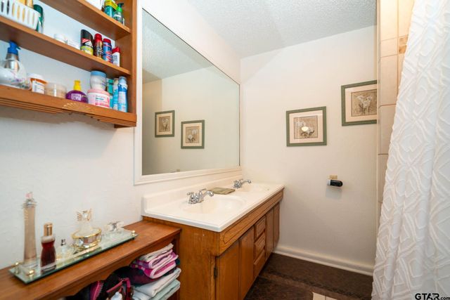 1000 CR 3211, Jacksonville, TX 75766