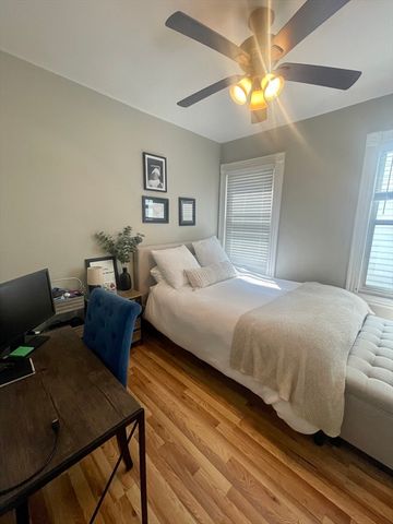 83 Chelsea 3, Boston, MA 02128