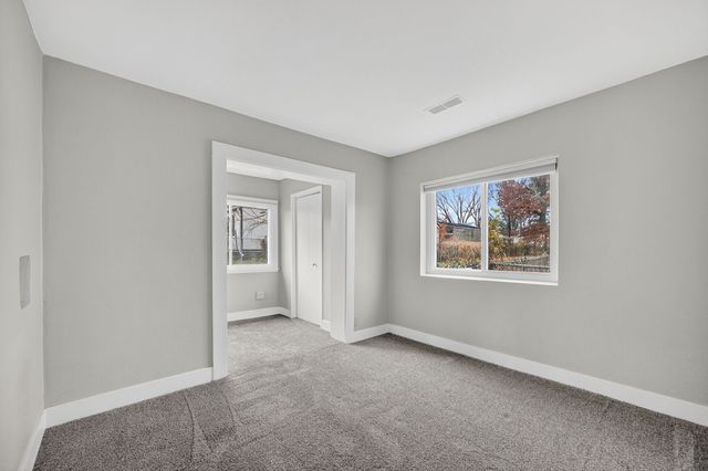 2804 Boston Avenue, Des Moines, IA 50310