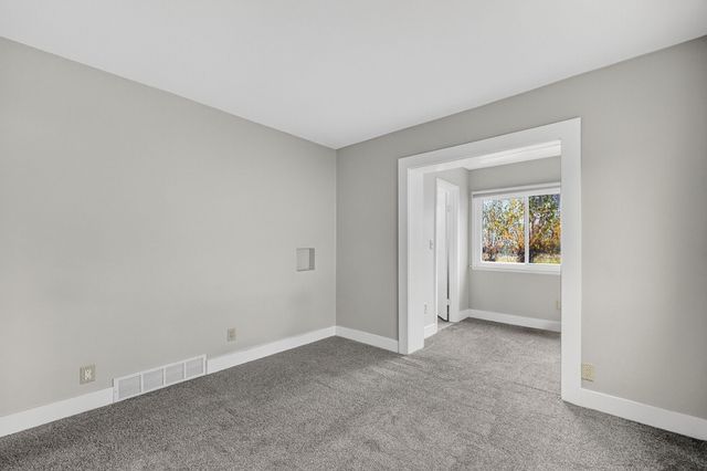 2804 Boston Avenue, Des Moines, IA 50310