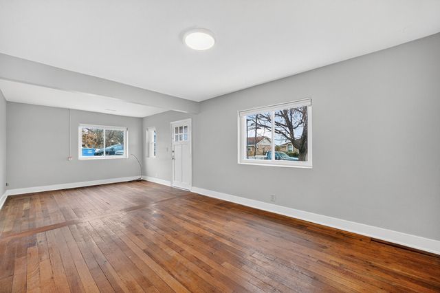 2804 Boston Avenue, Des Moines, IA 50310