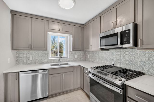 2804 Boston Avenue, Des Moines, IA 50310