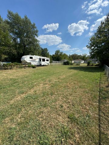 1716 W Hovey Street, Springfield, MO 65802