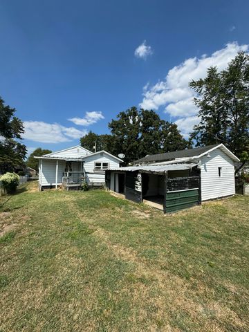 1716 W Hovey Street, Springfield, MO 65802