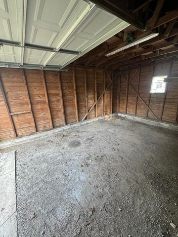 1716 W Hovey Street, Springfield, MO 65802
