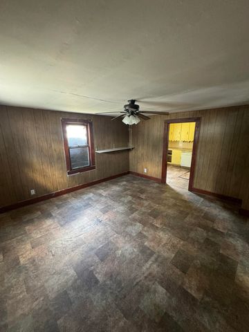1716 W Hovey Street, Springfield, MO 65802