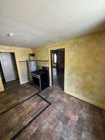 1716 W Hovey Street, Springfield, MO 65802