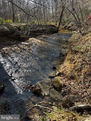 8701 SINCLAIR MILL RD, Manassas, VA 20112