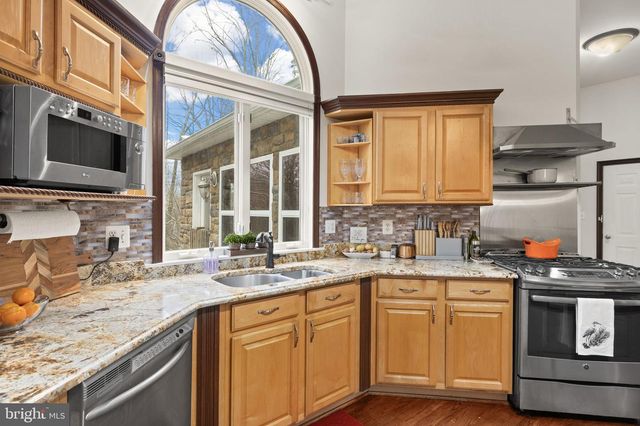 8701 SINCLAIR MILL RD, Manassas, VA 20112