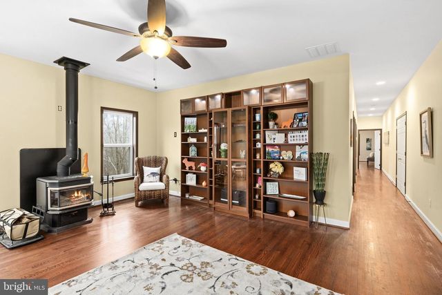 8701 SINCLAIR MILL RD, Manassas, VA 20112