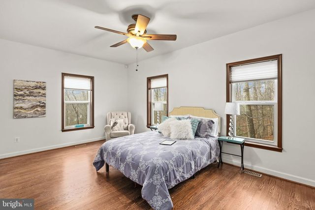 8701 SINCLAIR MILL RD, Manassas, VA 20112