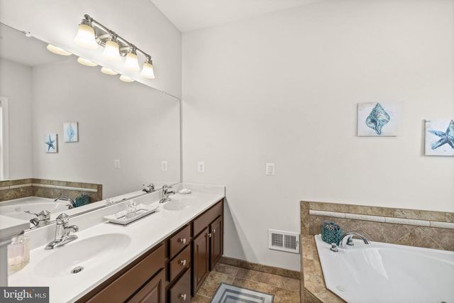 8701 SINCLAIR MILL RD, Manassas, VA 20112