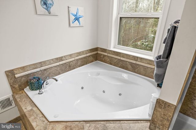 8701 SINCLAIR MILL RD, Manassas, VA 20112