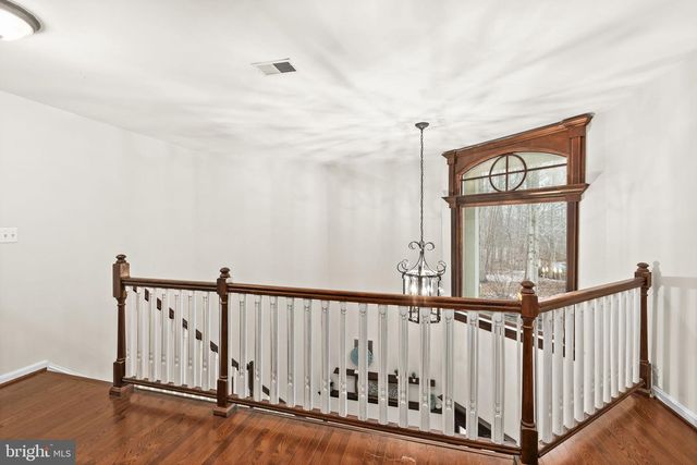 8701 SINCLAIR MILL RD, Manassas, VA 20112