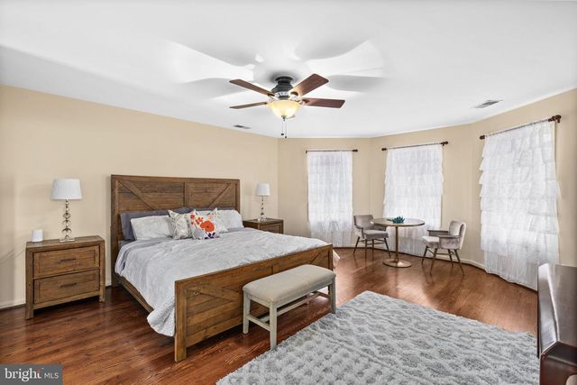 8701 SINCLAIR MILL RD, Manassas, VA 20112