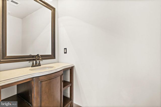 8701 SINCLAIR MILL RD, Manassas, VA 20112