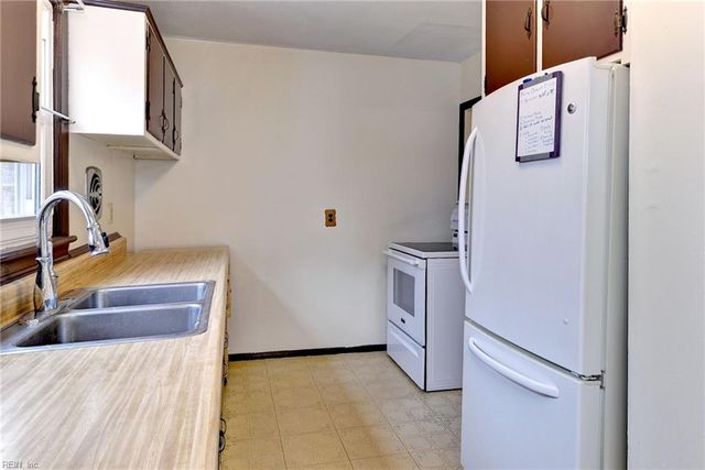 105 Carraway TER, Yorktown, VA 23692