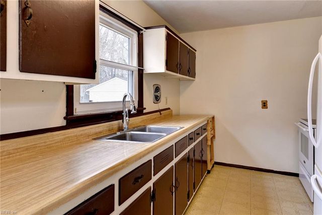 105 Carraway TER, Yorktown, VA 23692