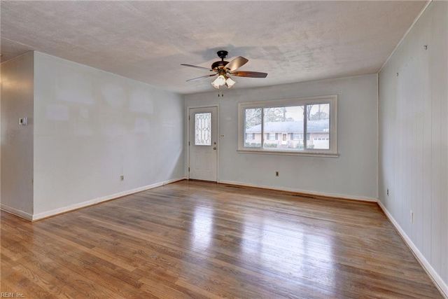 105 Carraway TER, Yorktown, VA 23692