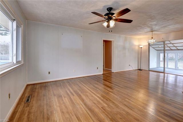 105 Carraway TER, Yorktown, VA 23692