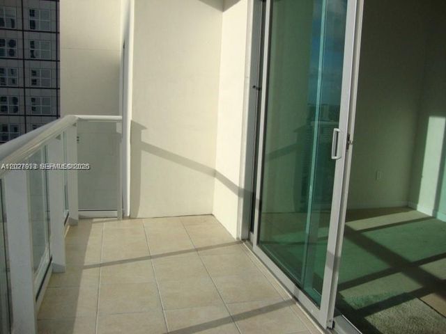 300 S Biscayne Blvd T-2909, Miami, FL 33131