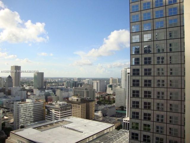 300 S Biscayne Blvd T-2909, Miami, FL 33131